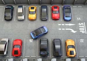 意外と無視できない 駐車場内の事故の過失割合を図解します
